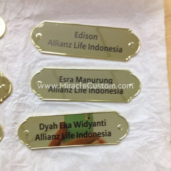 custom plaque maker