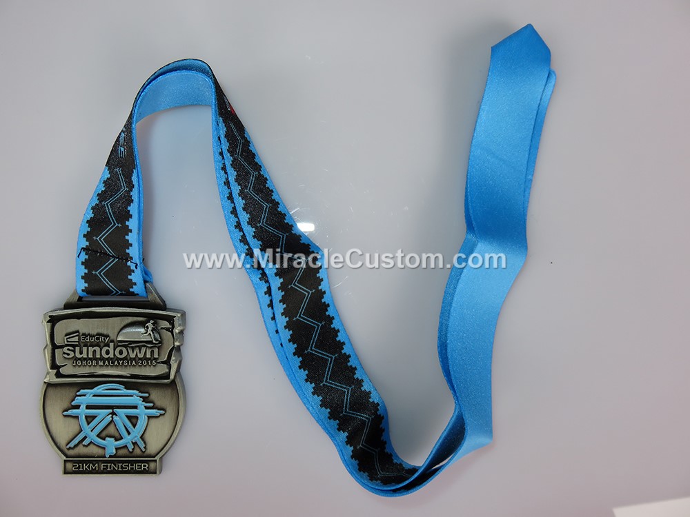 custom 21km finisher medals