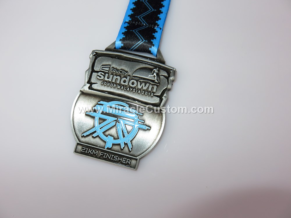 custom 21km finisher medals