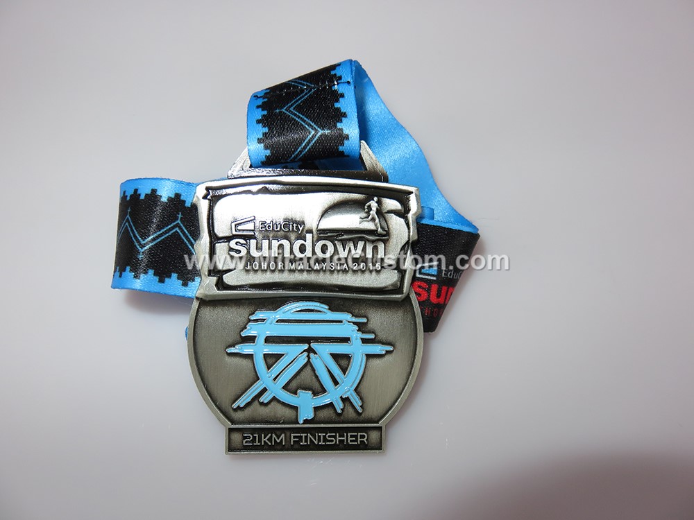 custom 21km finisher medals