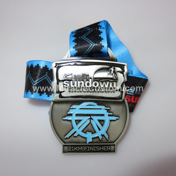 custom 21km finisher medals