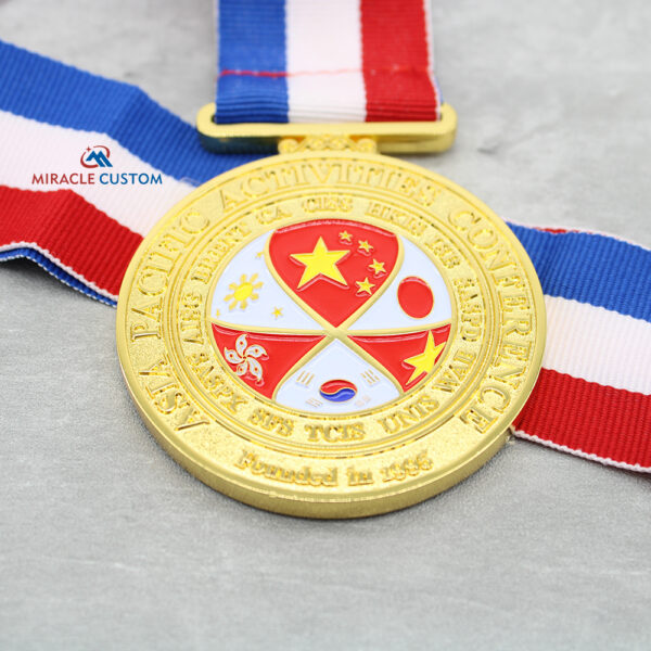 custom shiny finish enamel medals