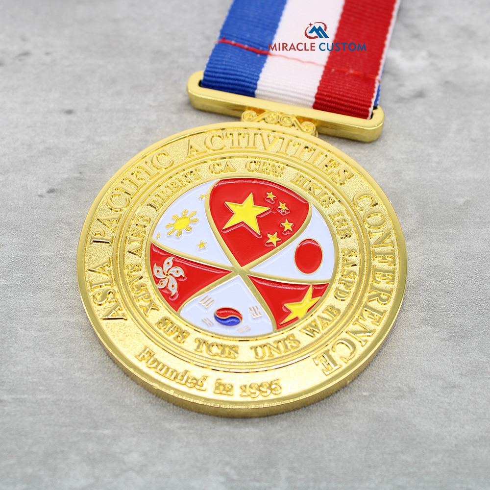 custom shiny finish enamel medals