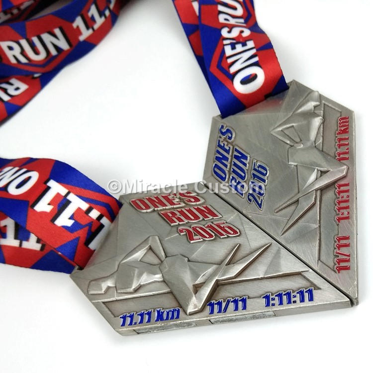 custom couple run medals