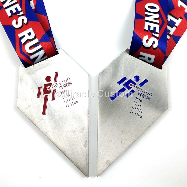 custom couple run medals