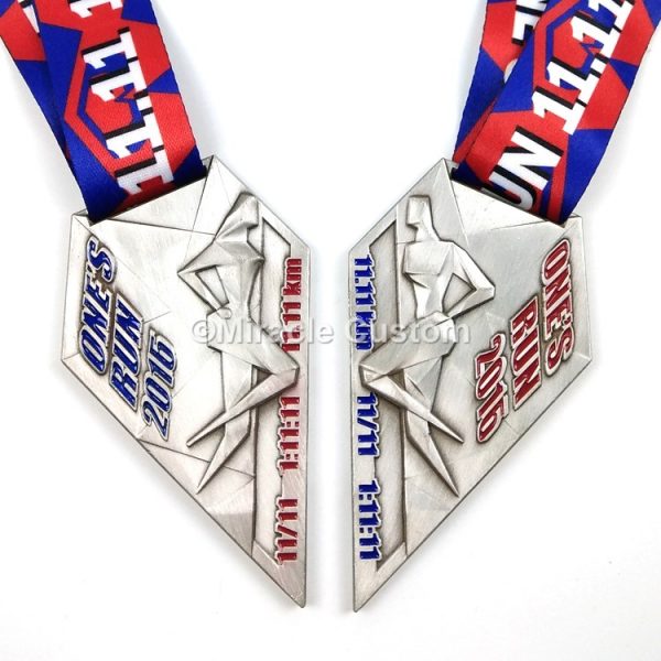 custom couple run medals