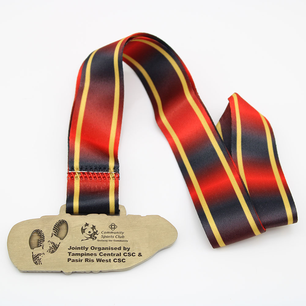 Custom 8KM Finisher Medals Antique Gold Medals