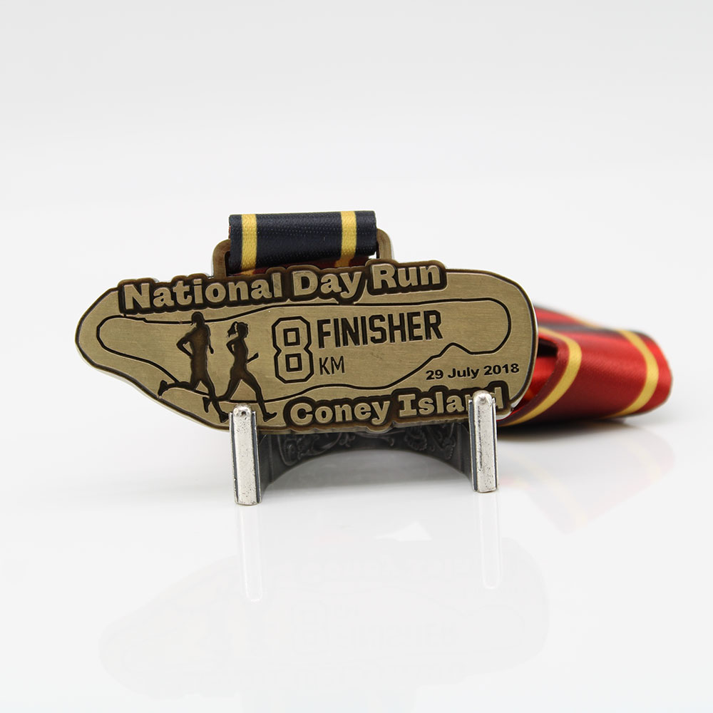 Custom 8KM Finisher Medals Antique Gold Medals