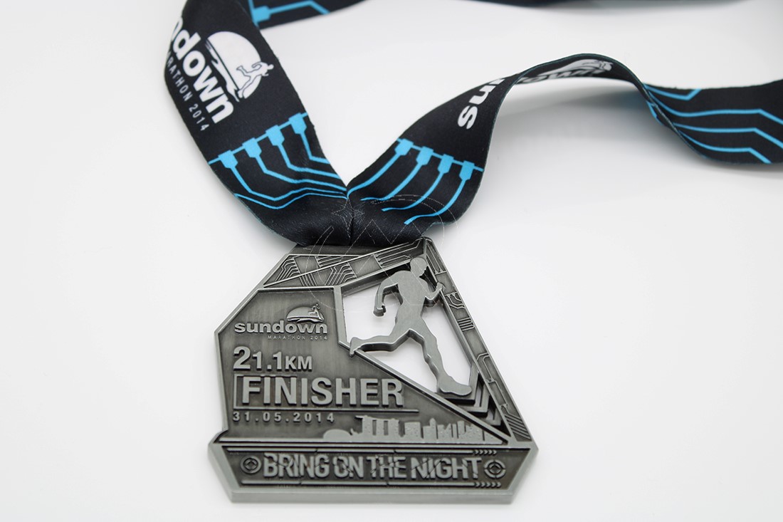 Custom 21.1km finisher medals