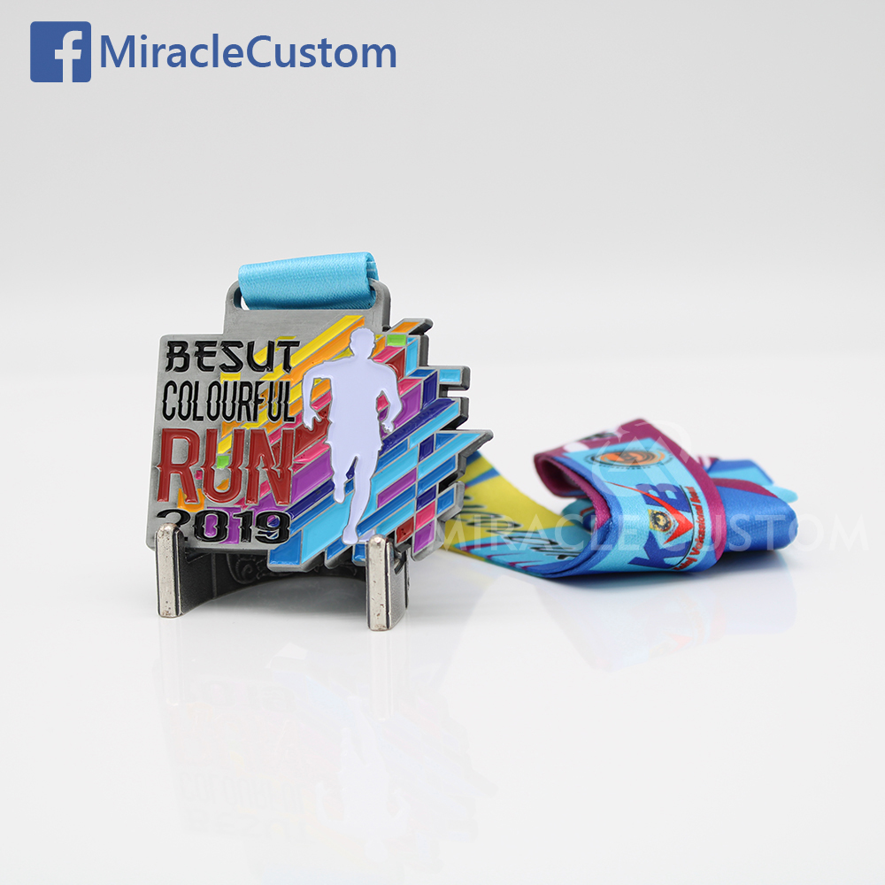 custom colorful run finisher medals