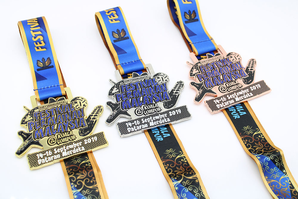 custom fun run glitter medals